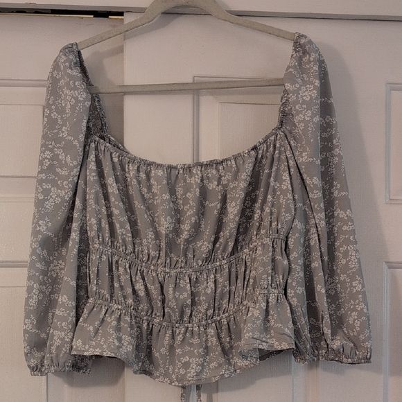 Gray Smocked Blouse with Tie Front and Balloon Sleeves - Picture 3 of 5